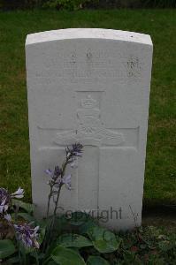 Dozinghem Military Cemetery - Bethell, Archibald Francis