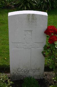 Dozinghem Military Cemetery - Bevan, W