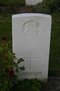 Dozinghem Military Cemetery - Bevers, Isaac Gwilym