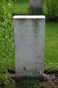 Dozinghem Military Cemetery - Bierlein, Friedrich