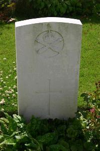 Dozinghem Military Cemetery - Blissett, Montague John