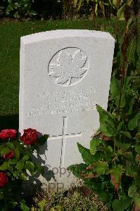 Dozinghem Military Cemetery - Booth, A J