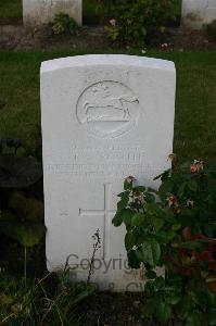 Dozinghem Military Cemetery - Booth, R S