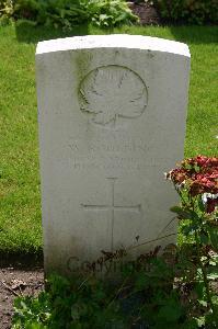 Dozinghem Military Cemetery - Boulding, W