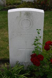 Dozinghem Military Cemetery - Bourne, Leonard Cecil