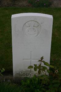 Dozinghem Military Cemetery - Bowes, Roy