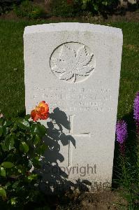 Dozinghem Military Cemetery - Bowles, Frederick