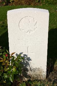 Dozinghem Military Cemetery - Boyle, N H