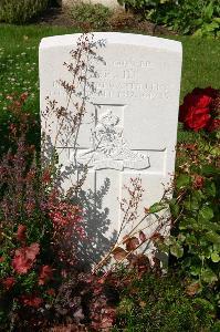 Dozinghem Military Cemetery - Brain, R