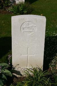 Dozinghem Military Cemetery - Bray, W J