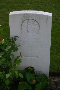 Dozinghem Military Cemetery - Bristow, Wilfred Holditch