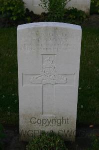 Dozinghem Military Cemetery - Brooks, William Daniel