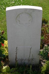 Dozinghem Military Cemetery - Brown, L