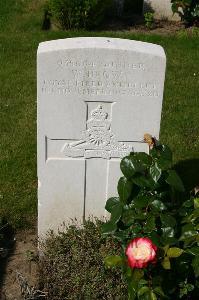 Dozinghem Military Cemetery - Brown, Walter