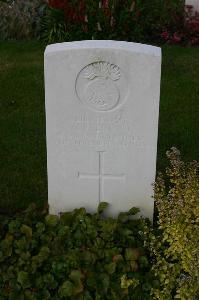 Dozinghem Military Cemetery - Brown, William Robertson