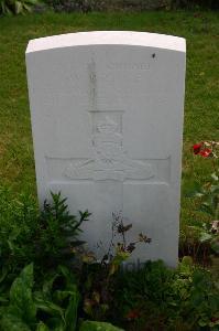 Dozinghem Military Cemetery - Bruce, W