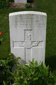 Dozinghem Military Cemetery - Bryans, John