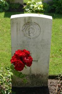 Dozinghem Military Cemetery - Bryant, Clifford