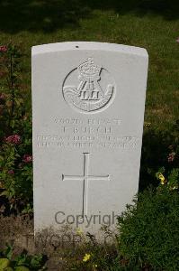 Dozinghem Military Cemetery - Burch, Talbot