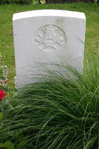 Dozinghem Military Cemetery - Burke, L