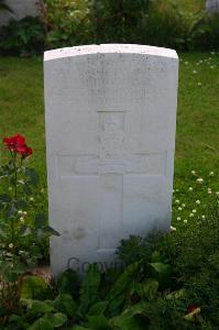 Dozinghem Military Cemetery - Burnip, R