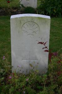 Dozinghem Military Cemetery - Burton, S