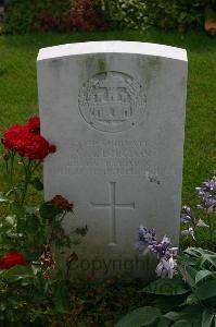 Dozinghem Military Cemetery - Burton, Victor Albert