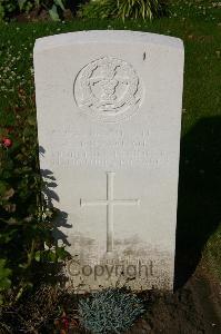 Dozinghem Military Cemetery - Burwood, Francis