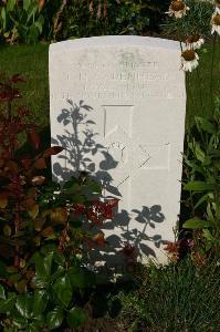 Dozinghem Military Cemetery - Cadenhead, Thomas Holland