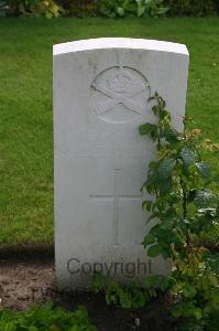 Dozinghem Military Cemetery - Cahill, A E