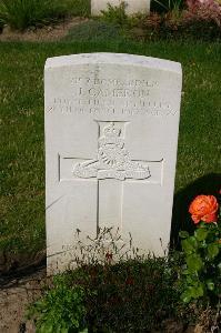 Dozinghem Military Cemetery - Cameron, J