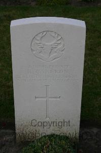 Dozinghem Military Cemetery - Cameron, R