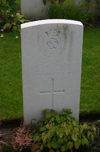 Dozinghem Military Cemetery - Canham, C A