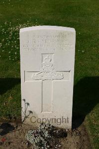 Dozinghem Military Cemetery - Cardew, John Haydon