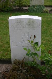 Dozinghem Military Cemetery - Carney, M