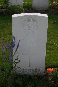 Dozinghem Military Cemetery - Caughey, W J