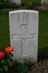 Dozinghem Military Cemetery - Cave, Albert