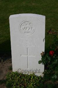 Dozinghem Military Cemetery - Cave, Henry E.