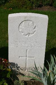 Dozinghem Military Cemetery - Cawston, George Beauchamp