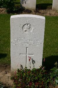 Dozinghem Military Cemetery - Cecil, M D A