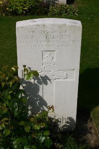 Dozinghem Military Cemetery - Chalmers, G H