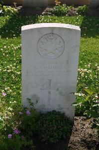 Dozinghem Military Cemetery - Chambers, Ronald