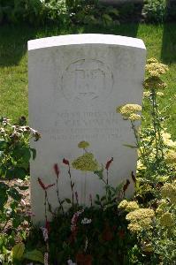 Dozinghem Military Cemetery - Chapman, E