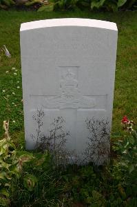 Dozinghem Military Cemetery - Chapman, G J