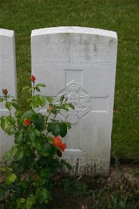 Dozinghem Military Cemetery - Chapman, John