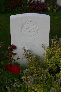 Dozinghem Military Cemetery - Charlton, Robert