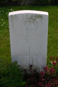 Dozinghem Military Cemetery - Chilcott, H