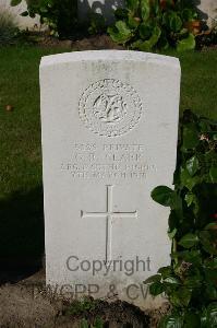 Dozinghem Military Cemetery - Clark, G R