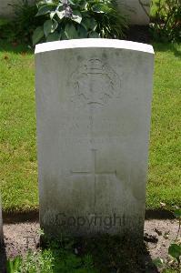 Dozinghem Military Cemetery - Clarke, F W