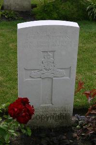 Dozinghem Military Cemetery - Clarkson, J G